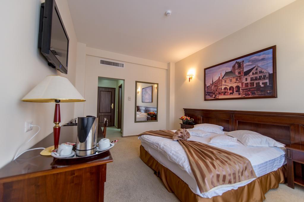Hotel Rexton Craiova Quarto foto