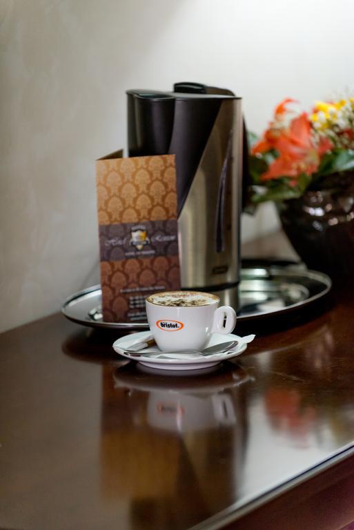 Hotel Rexton Craiova Quarto foto